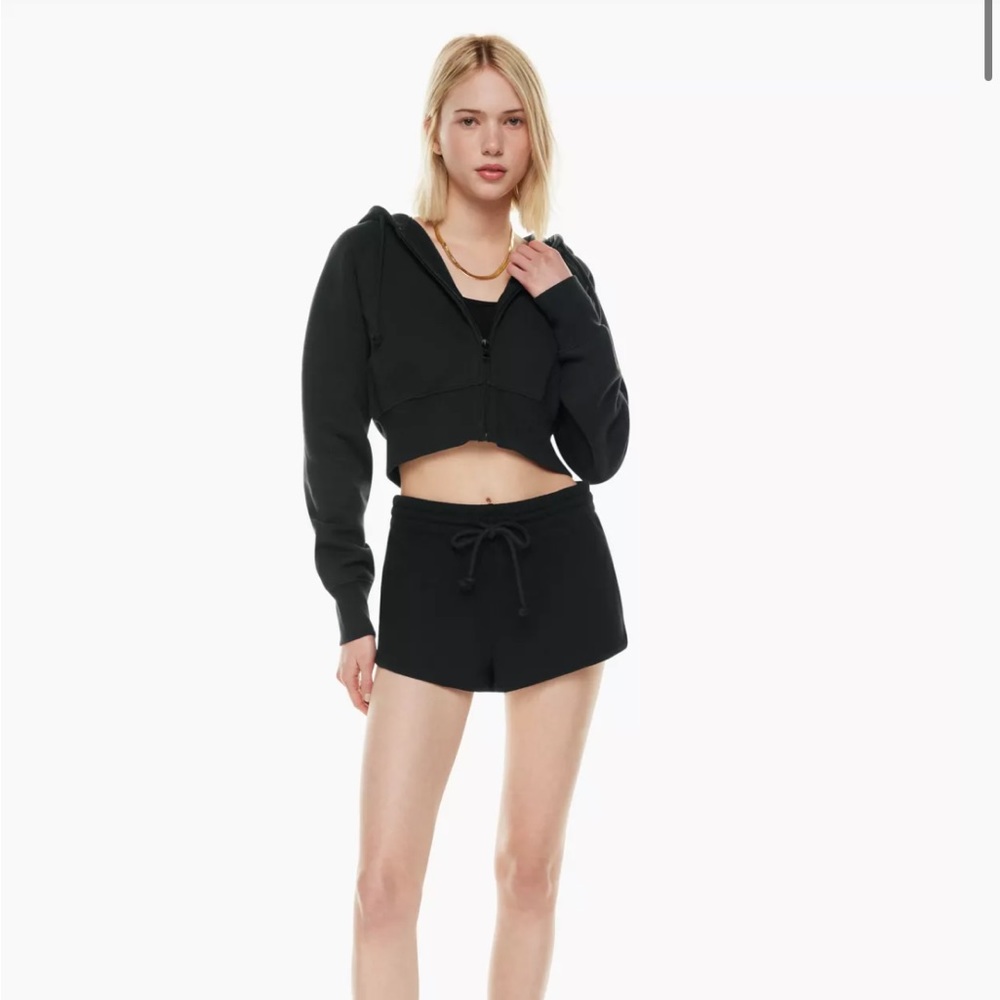 NWT TNA Cozy Boyfriend Dolphin 2” Short in Black. Size XS.